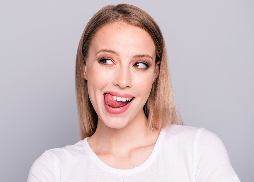 ¿A qué se debe la lengua blanca?